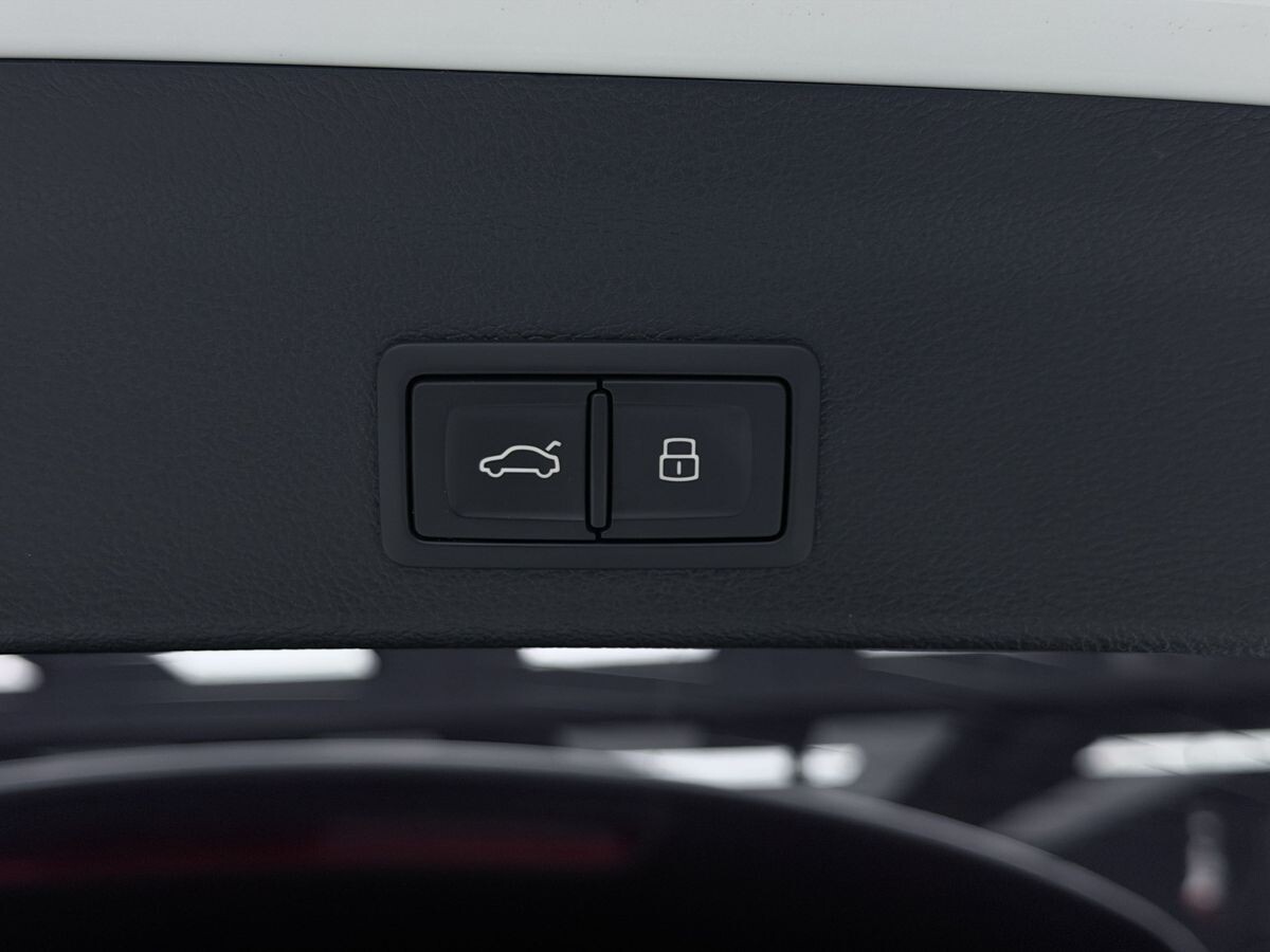 Audi Q3 2022 - фото автомобиля