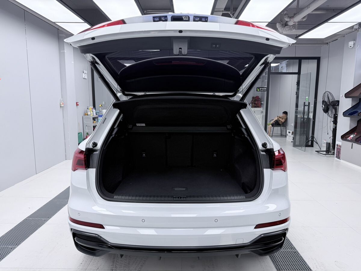 Audi Q3 2022 - фото автомобиля