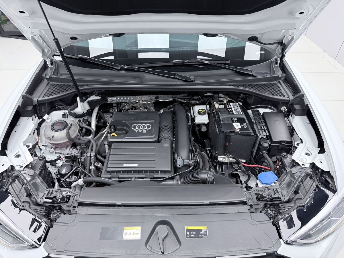 Audi Q3 2022 - фото автомобиля