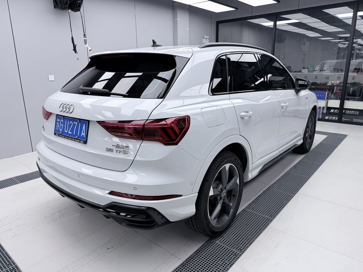 Audi Q3 2022 - фото автомобиля