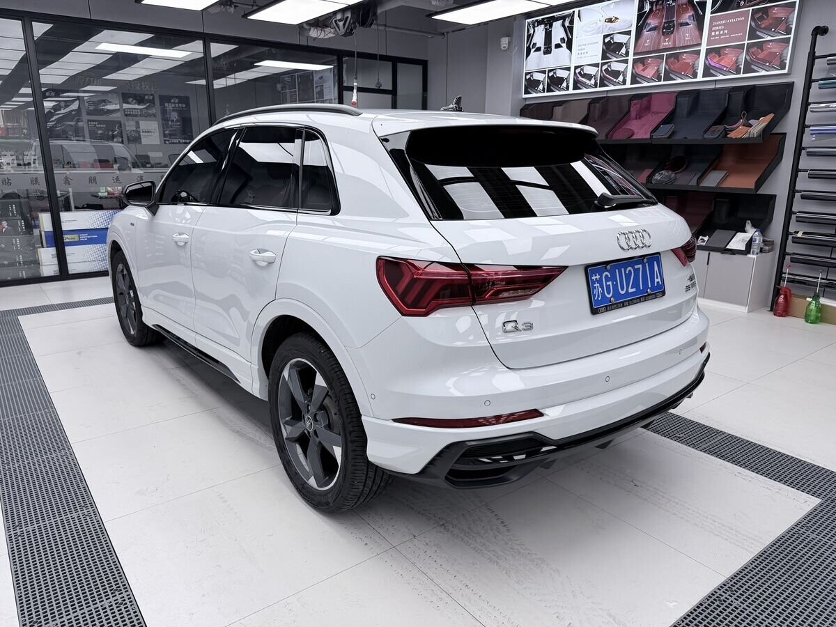 Audi Q3 2022 - фото автомобиля