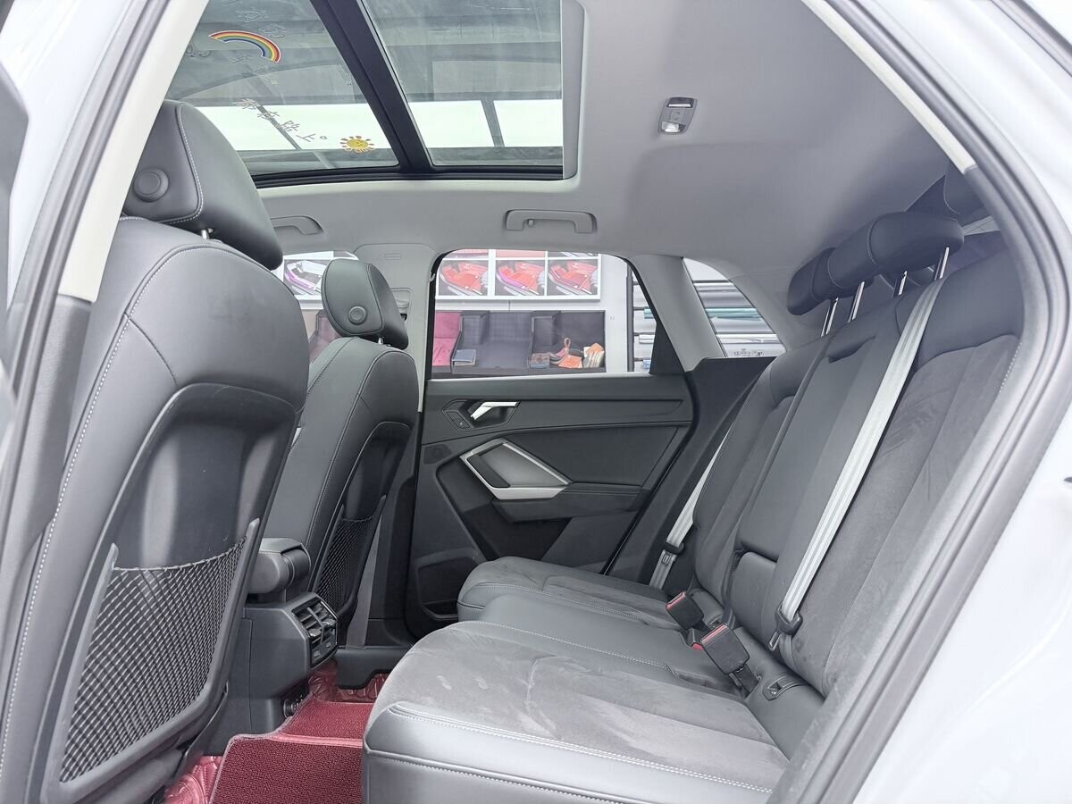 Audi Q3 2022 - фото автомобиля