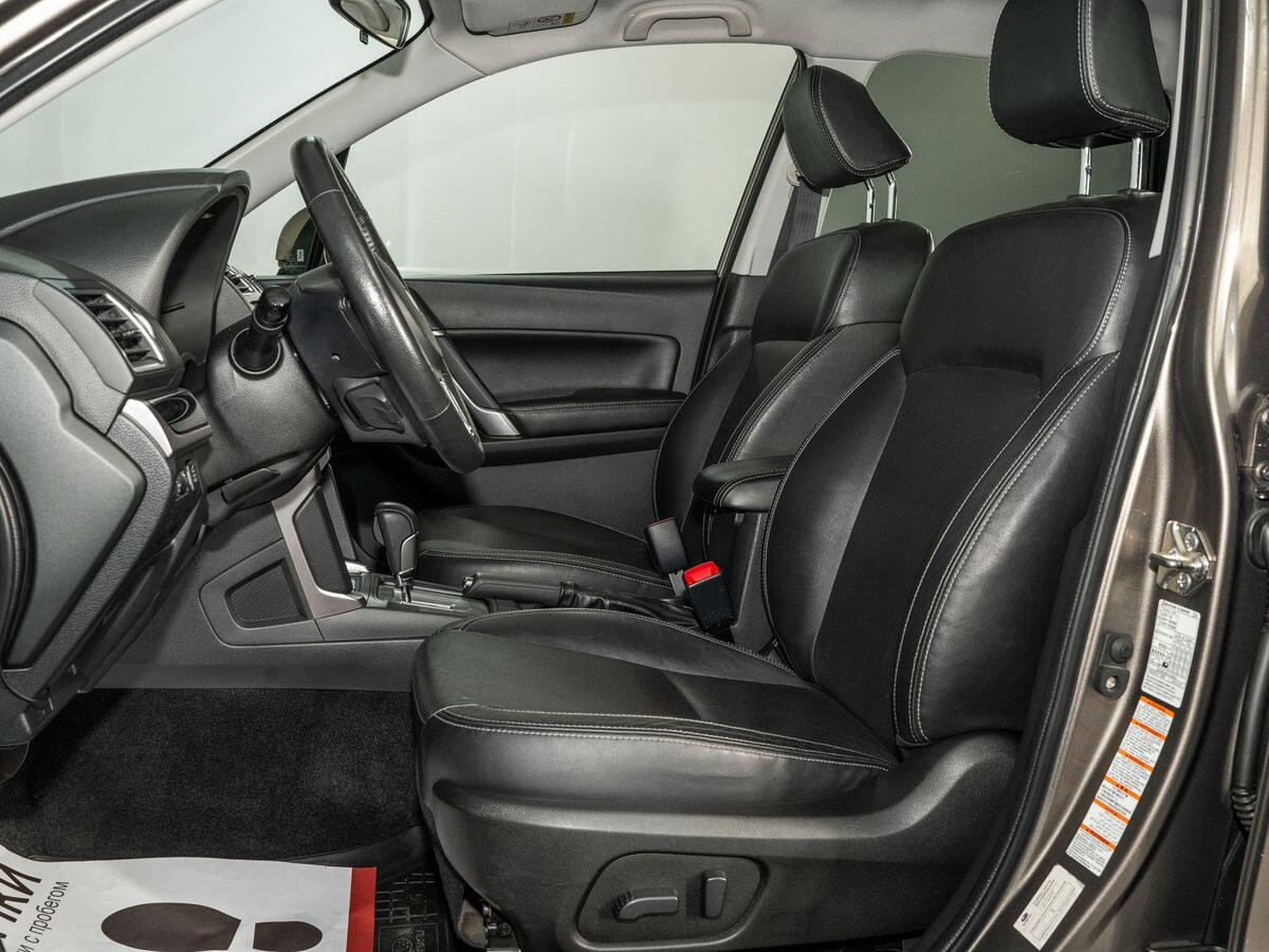 Subaru Forester 2017 - фото автомобиля