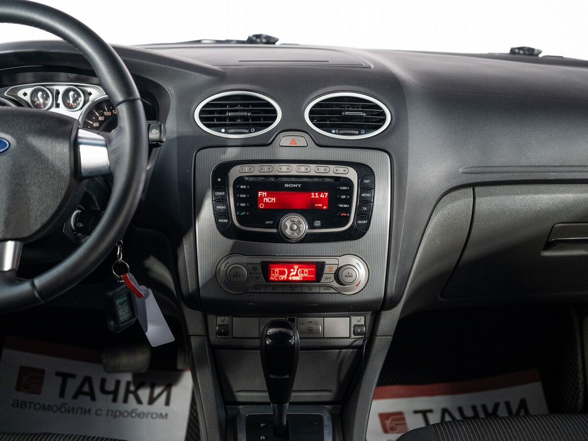 Ford Focus 2011 - фото автомобиля