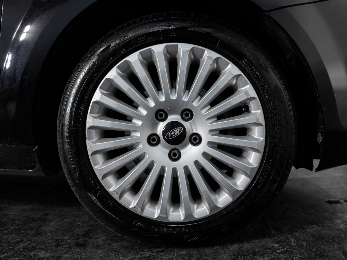 Ford Focus 2011 - фото автомобиля