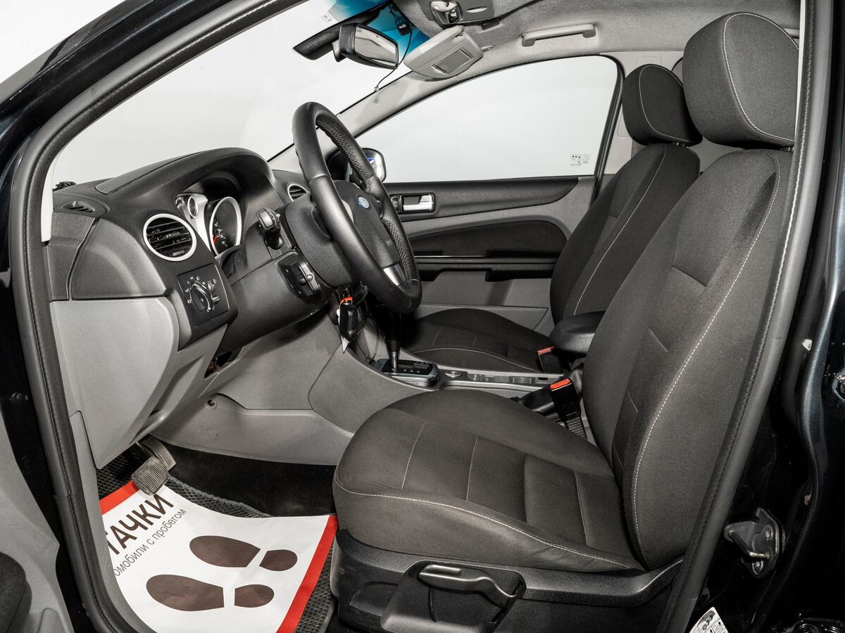 Ford Focus 2011 - фото автомобиля