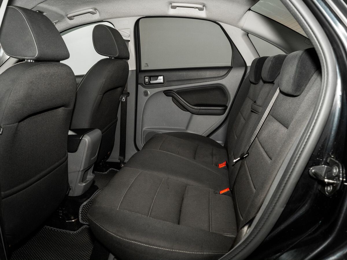 Ford Focus 2011 - фото автомобиля