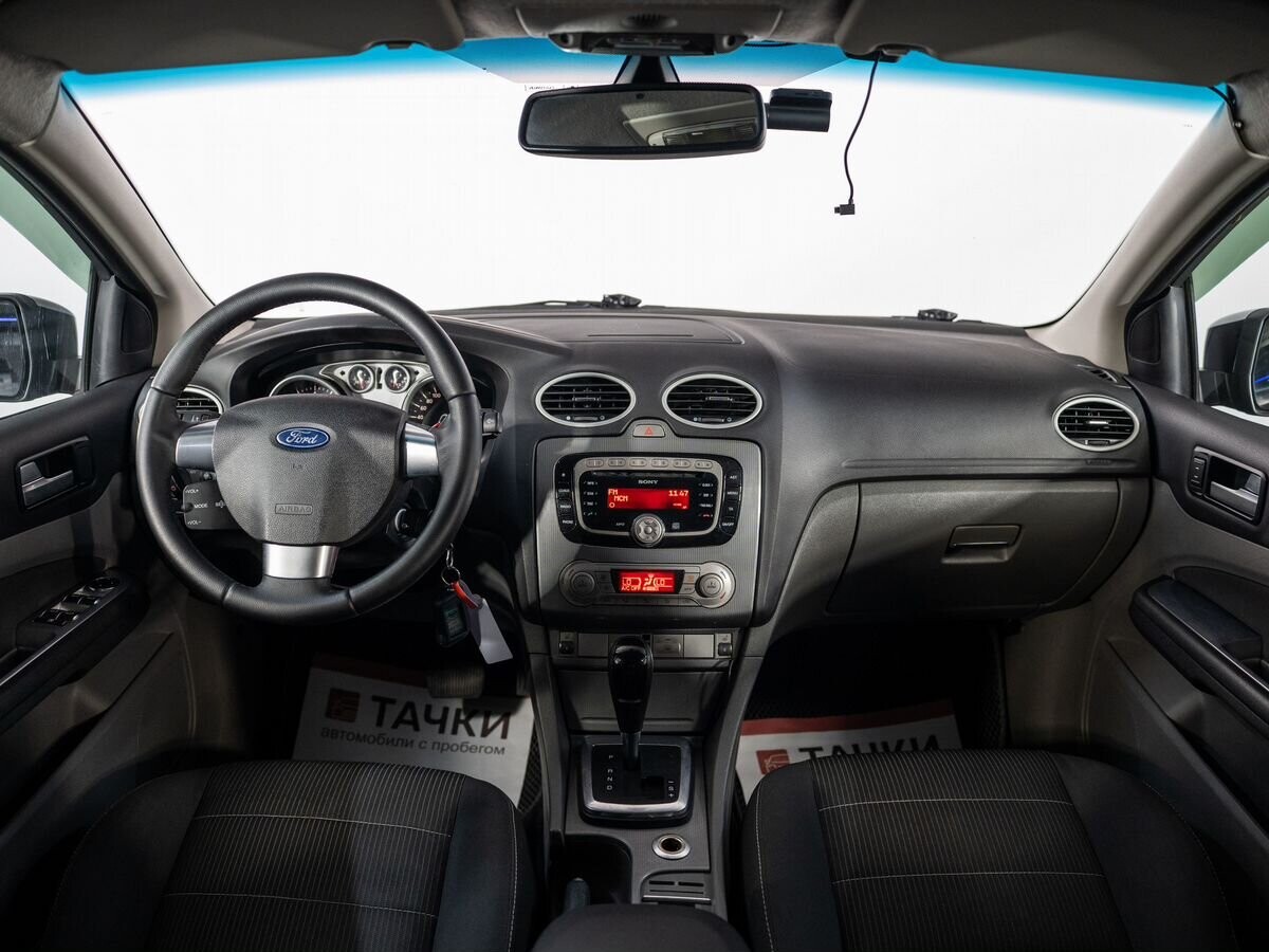 Ford Focus 2011 - фото автомобиля