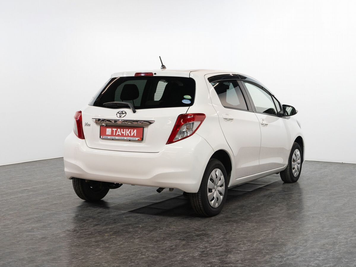 Toyota Vitz 2012 - фото автомобиля