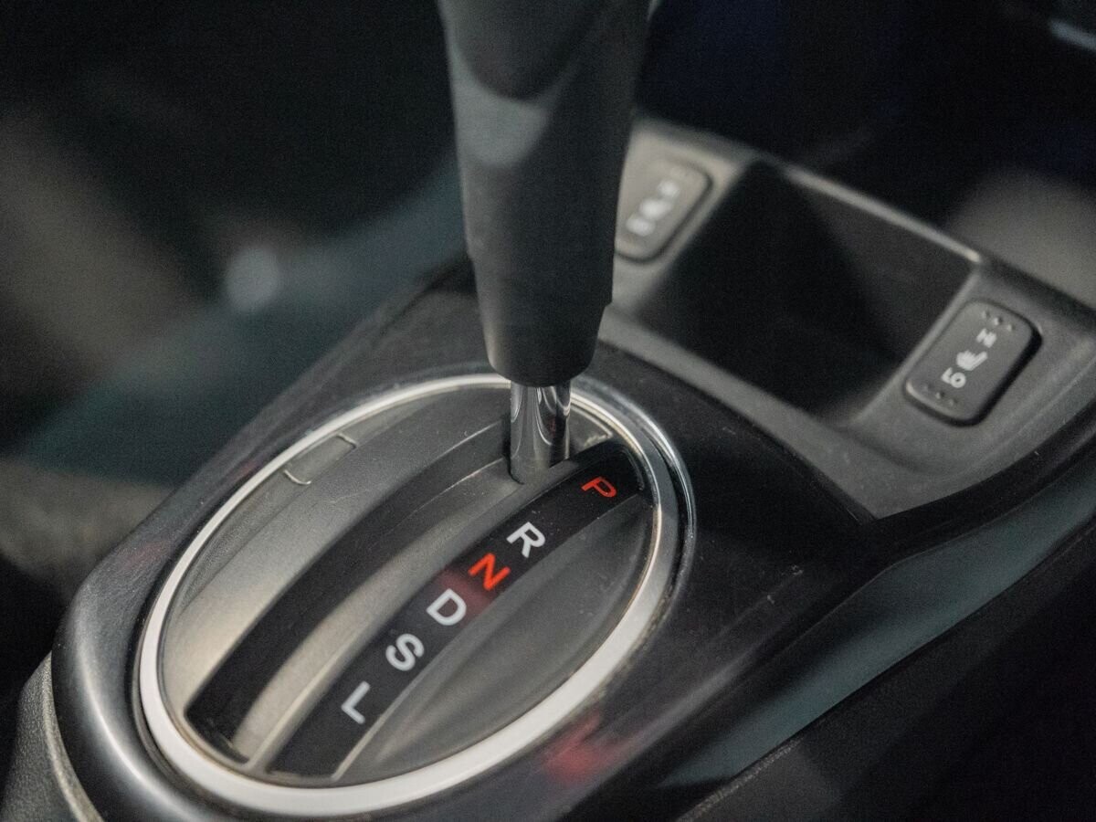 Honda Fit Shuttle 2013 - фото автомобиля