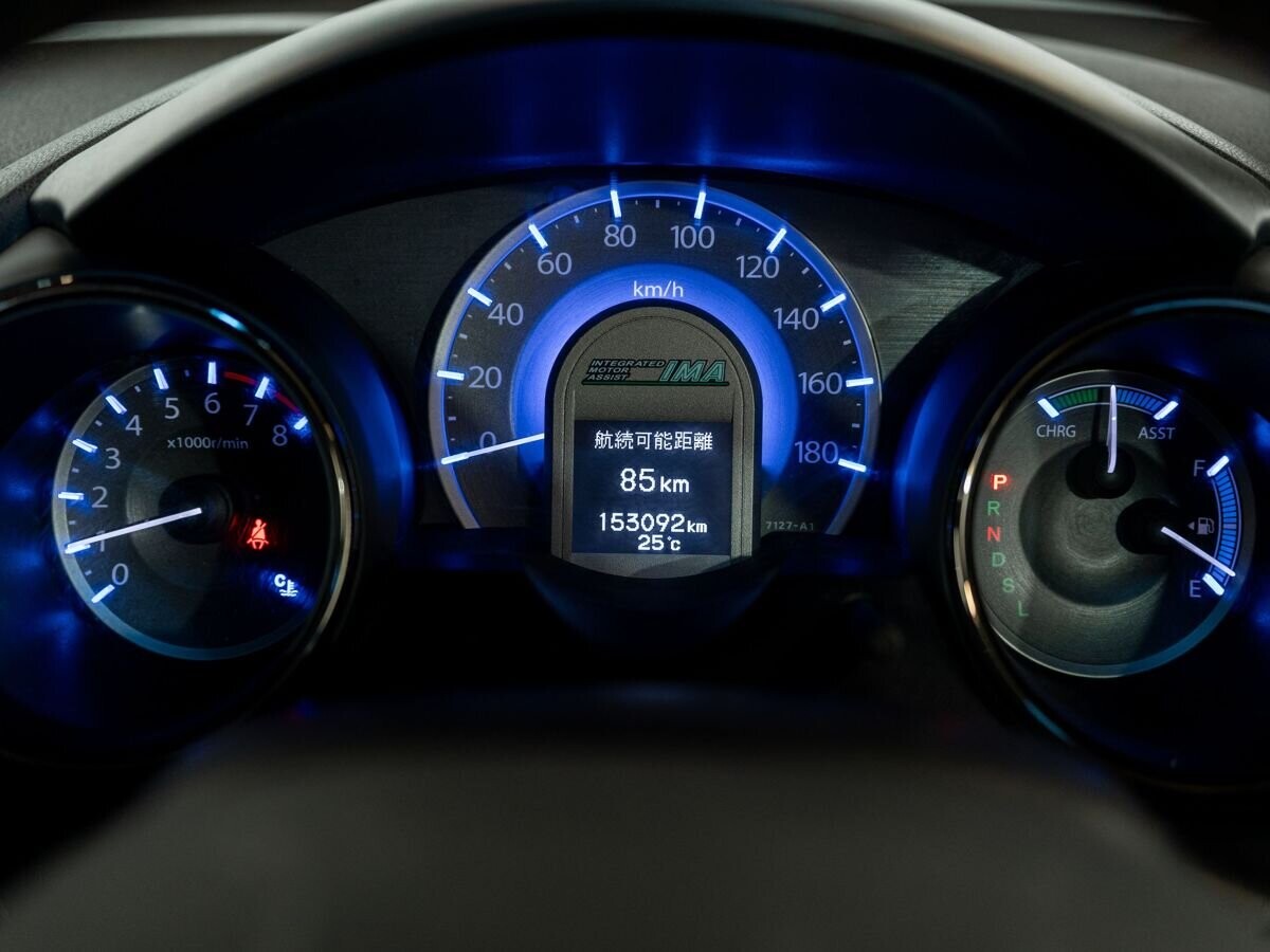 Honda Fit Shuttle 2013 - фото автомобиля