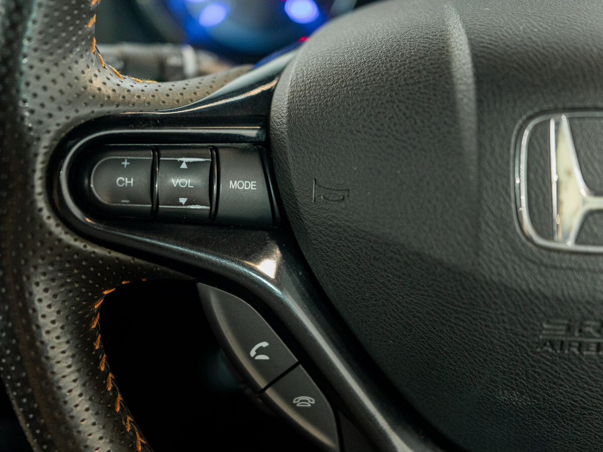 Honda Fit Shuttle 2013 - фото автомобиля