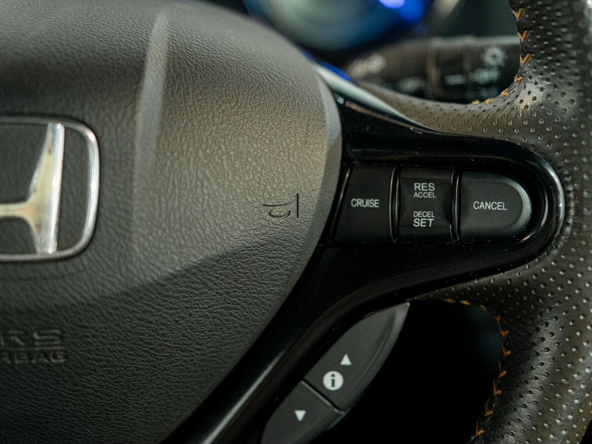 Honda Fit Shuttle 2013 - фото автомобиля