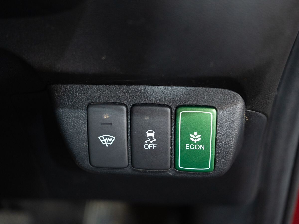 Honda Fit Shuttle 2013 - фото автомобиля