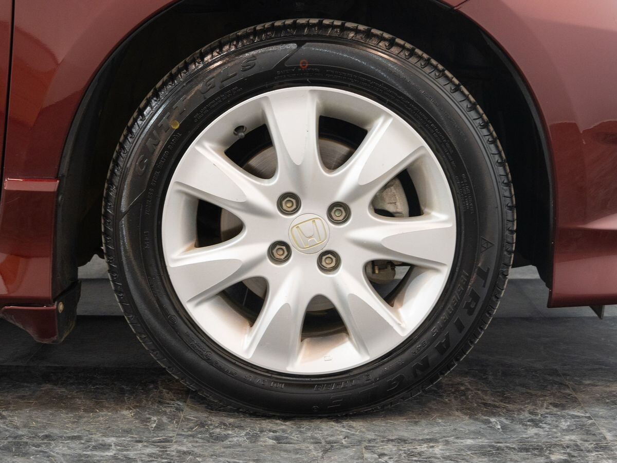 Honda Fit Shuttle 2013 - фото автомобиля