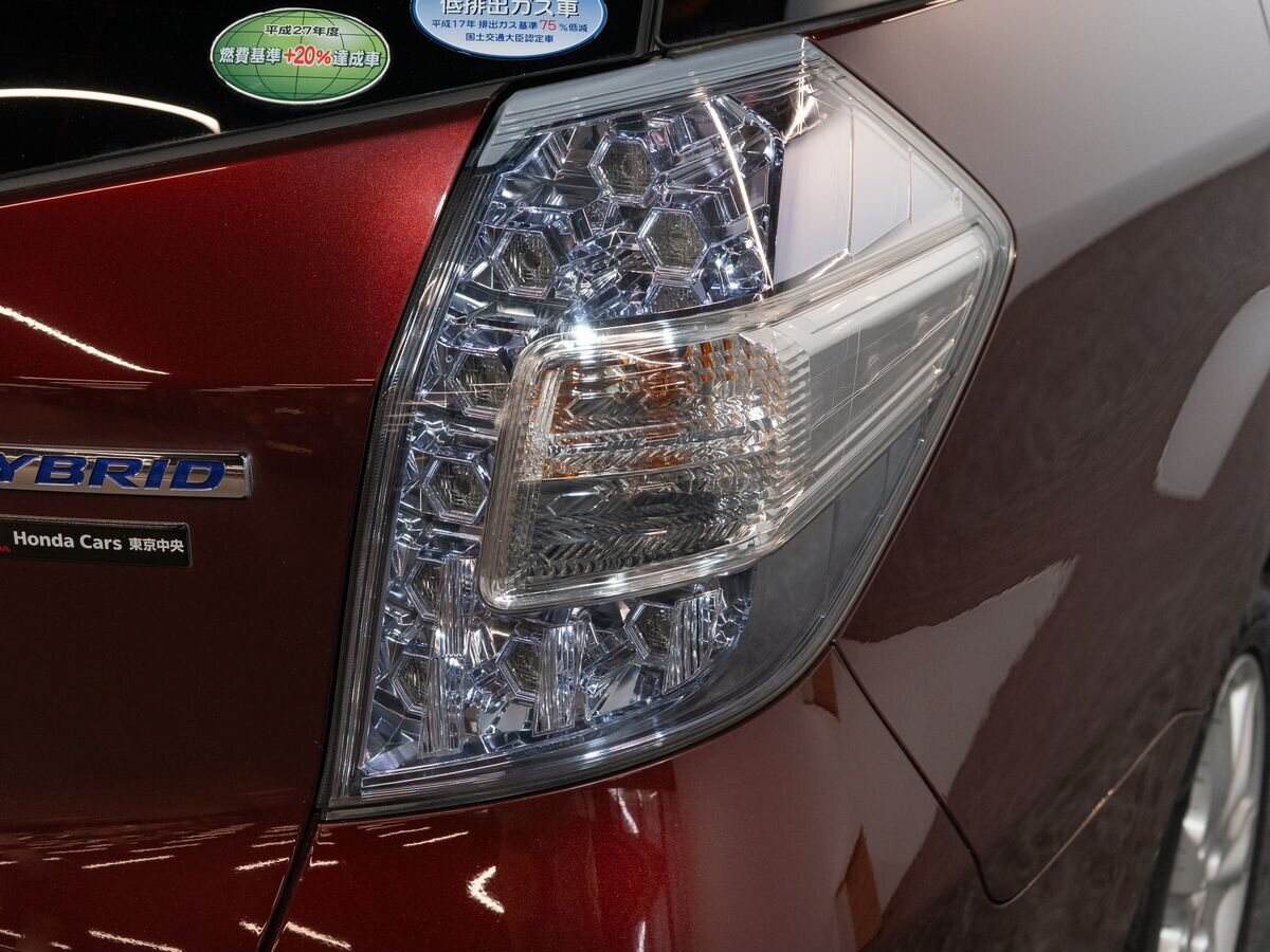 Honda Fit Shuttle 2013 - фото автомобиля