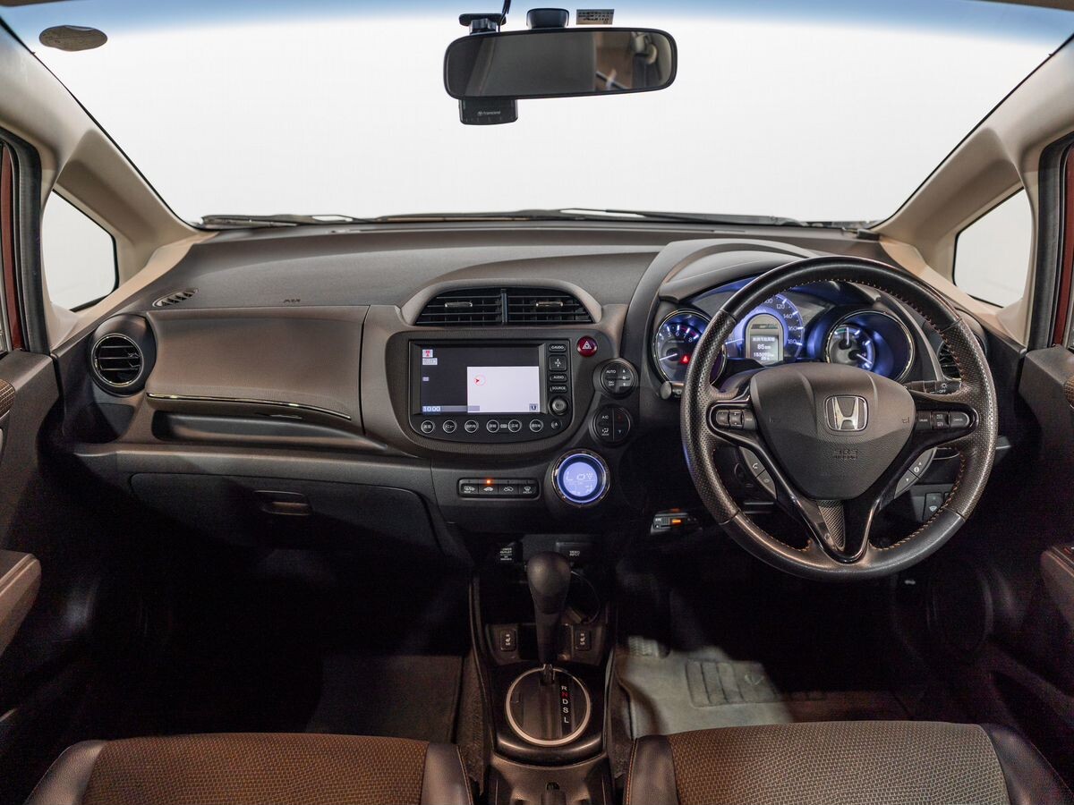Honda Fit Shuttle 2013 - фото автомобиля
