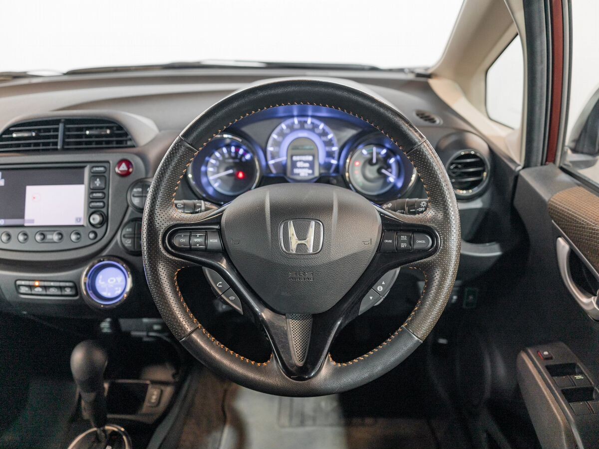 Honda Fit Shuttle 2013 - фото автомобиля