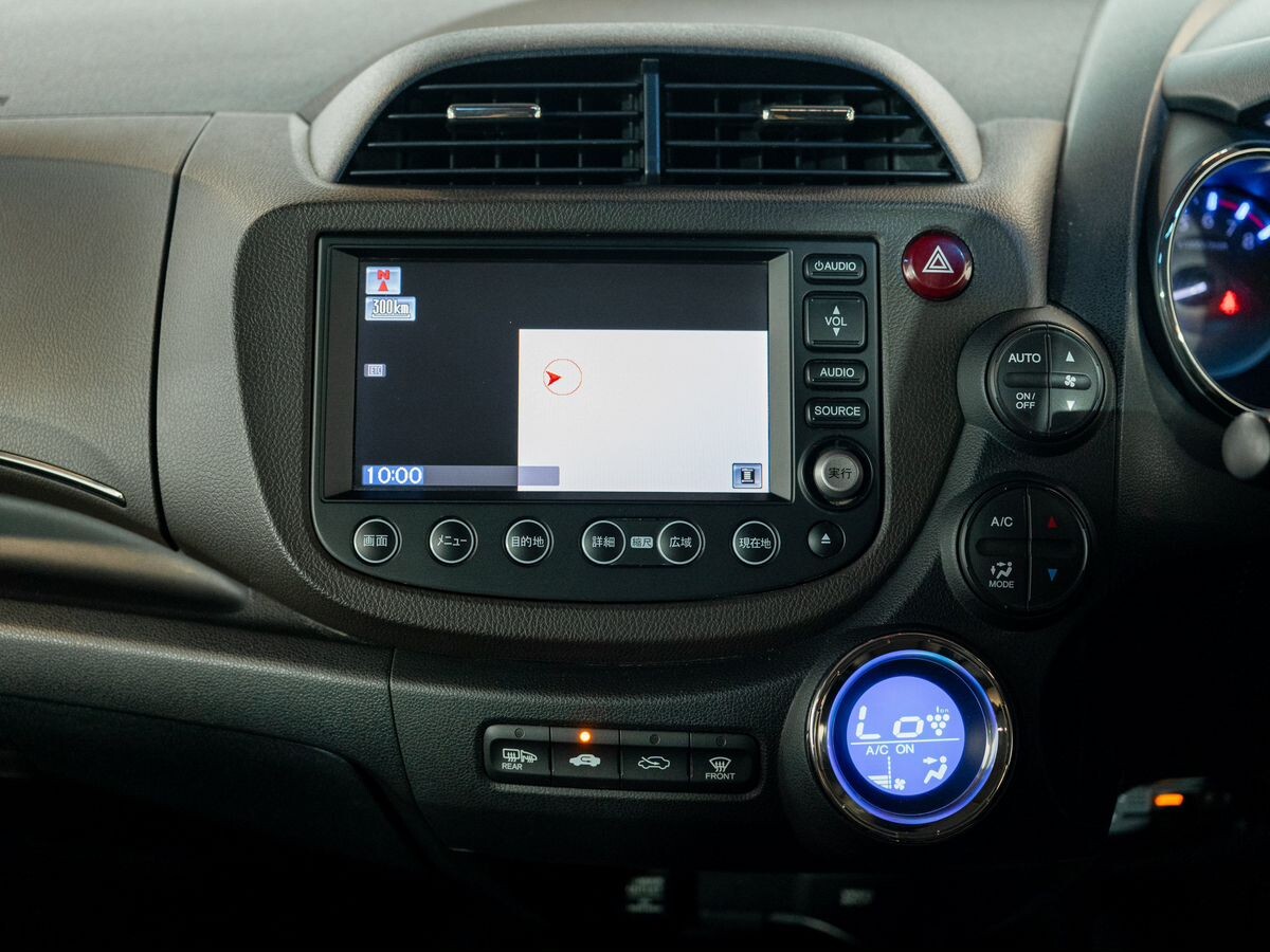 Honda Fit Shuttle 2013 - фото автомобиля