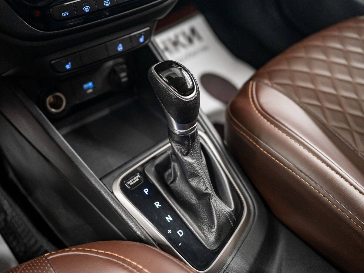 Hyundai Solaris 2022 - фото автомобиля