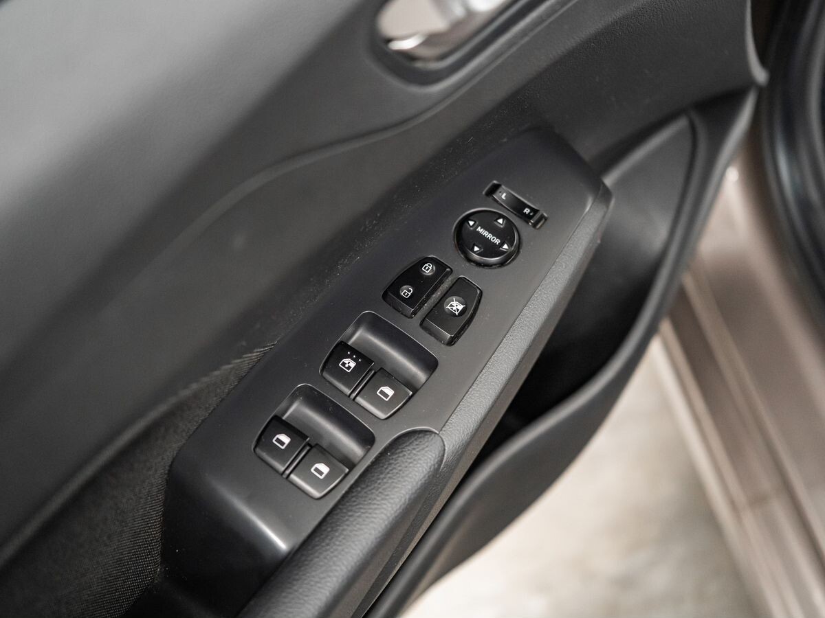 Hyundai Solaris 2022 - фото автомобиля