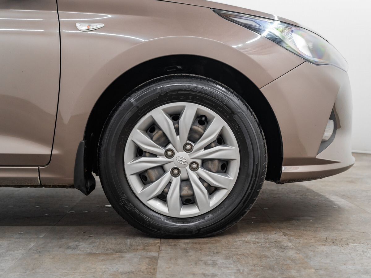 Hyundai Solaris 2022 - фото автомобиля