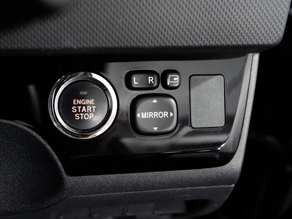 Toyota Corolla Rumion 2012 - фото автомобиля