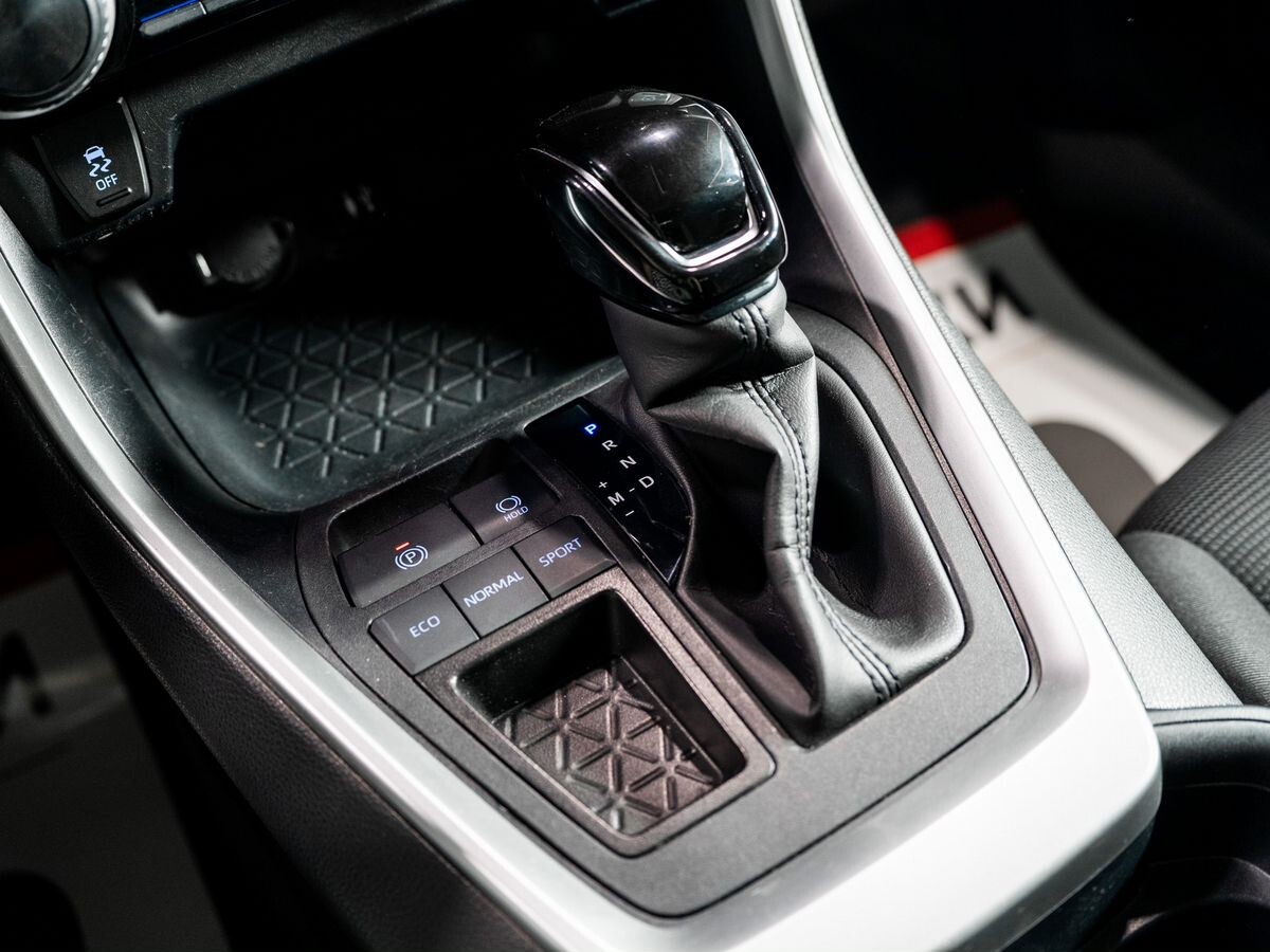 Toyota RAV4 2020 - фото автомобиля