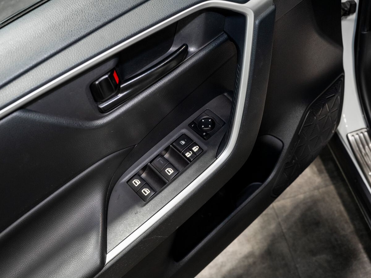 Toyota RAV4 2020 - фото автомобиля