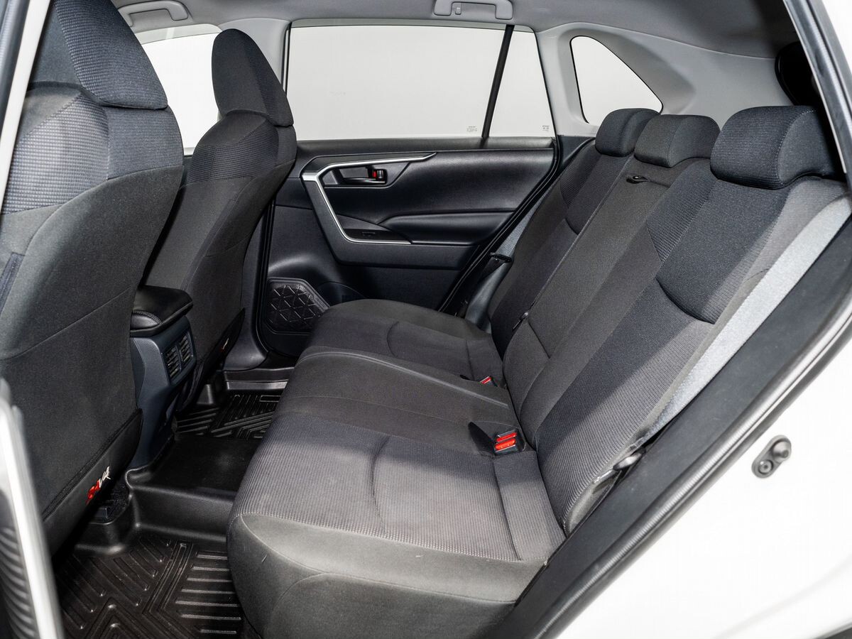 Toyota RAV4 2020 - фото автомобиля