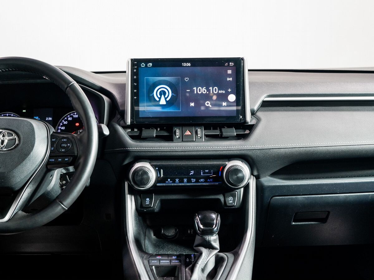 Toyota RAV4 2020 - фото автомобиля