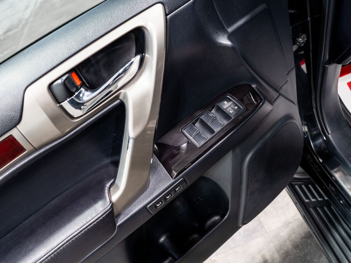 Lexus GX460 2010 - фото автомобиля