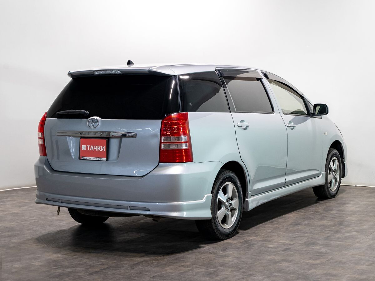 Toyota Wish 2004 - фото автомобиля