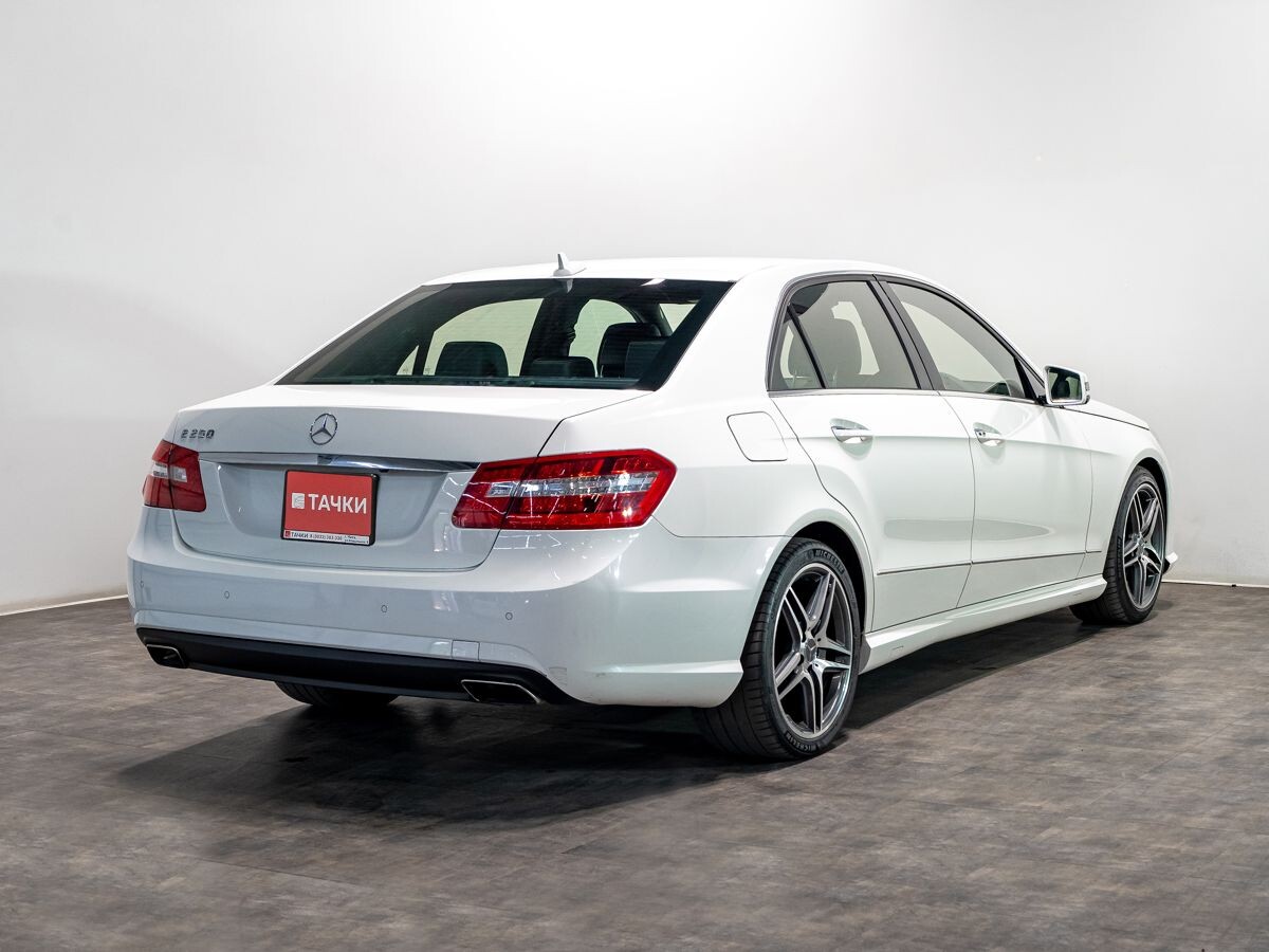 Mercedes-Benz E-Class 2013 - фото автомобиля