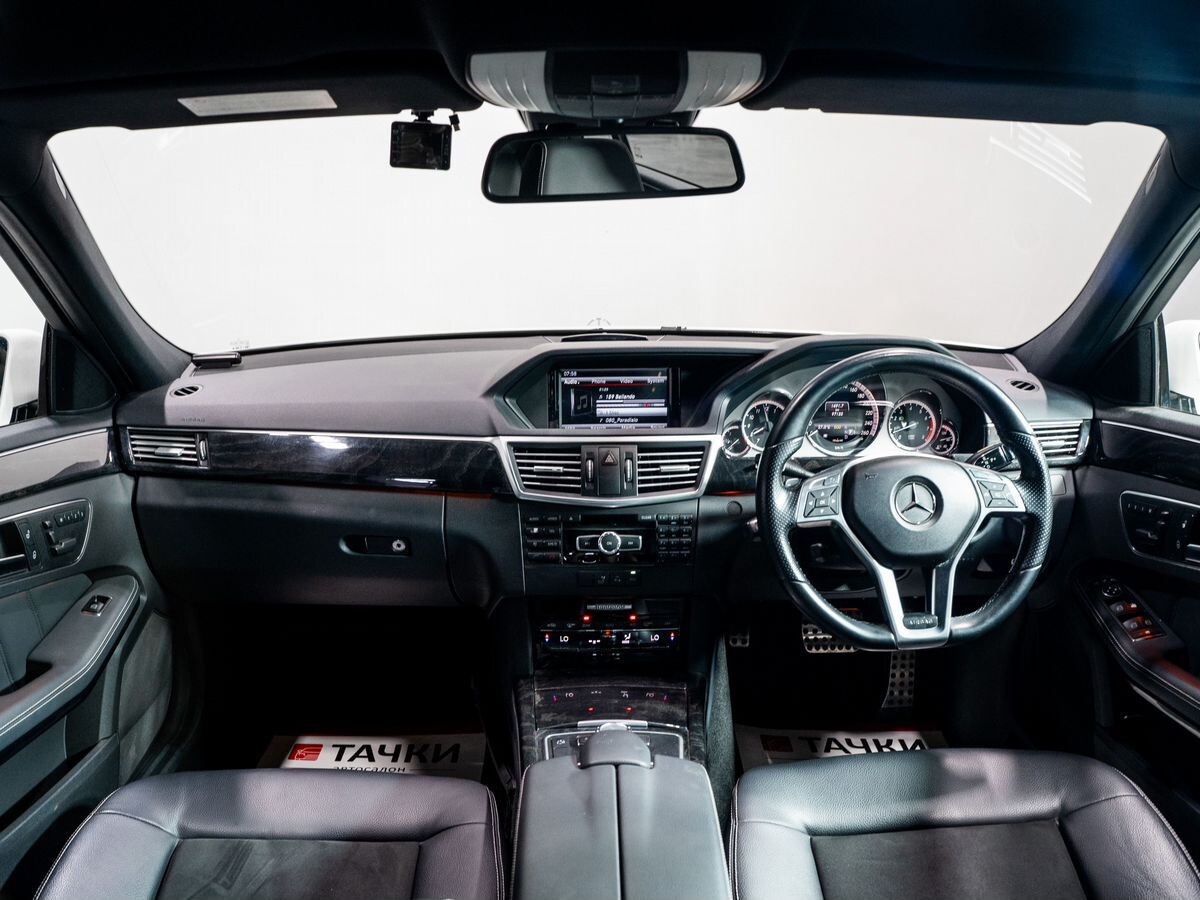 Mercedes-Benz E-Class 2013 - фото автомобиля