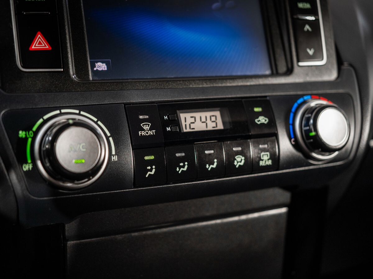 Toyota Land Cruiser Prado 2016 - фото автомобиля