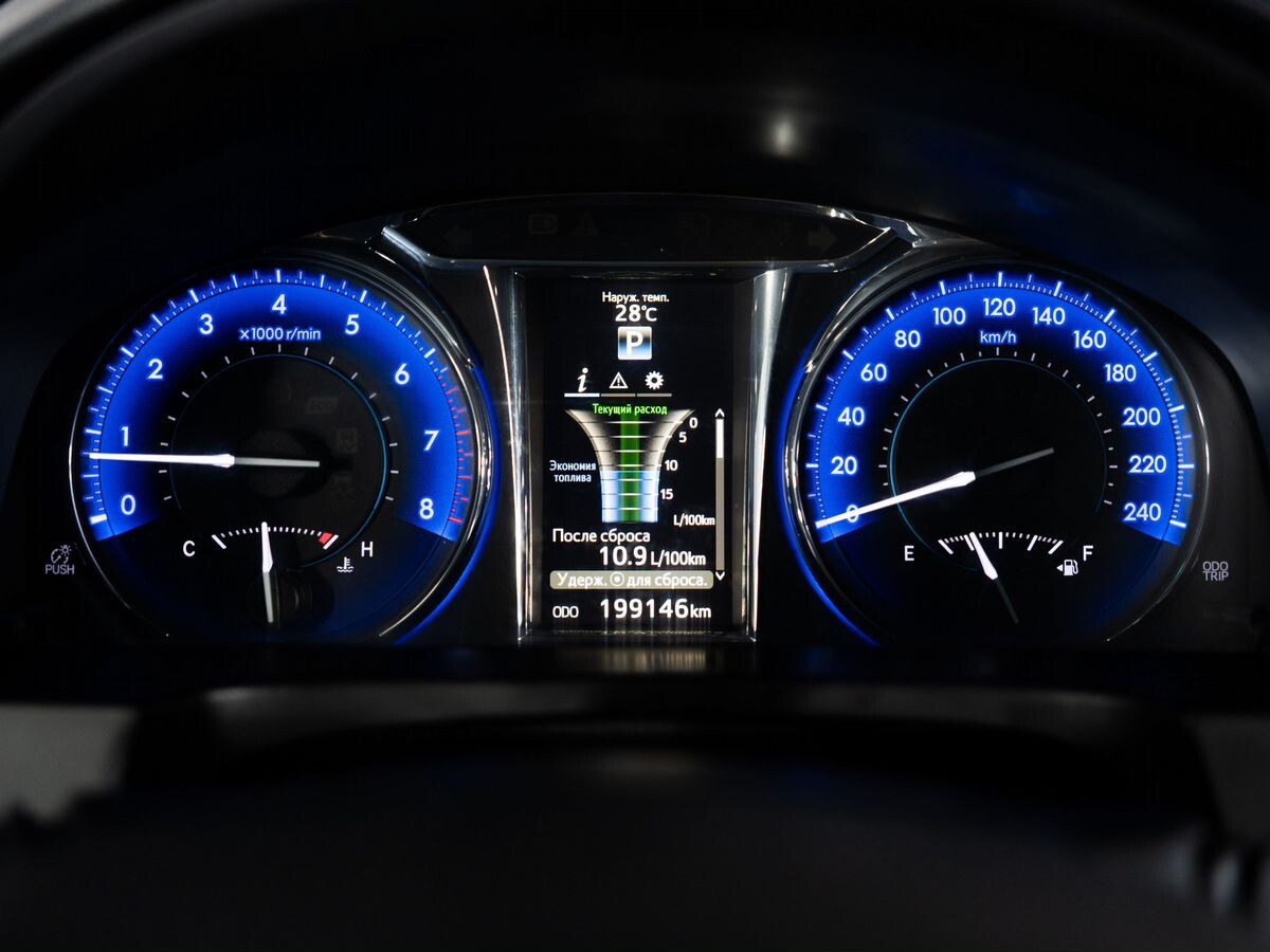 Toyota Camry 2015 - фото автомобиля