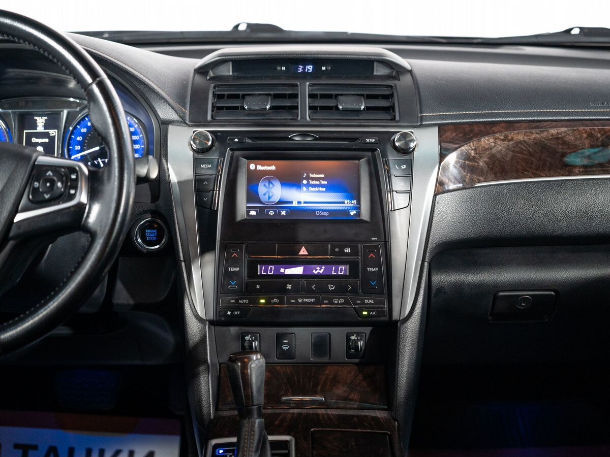 Toyota Camry 2015 - фото автомобиля