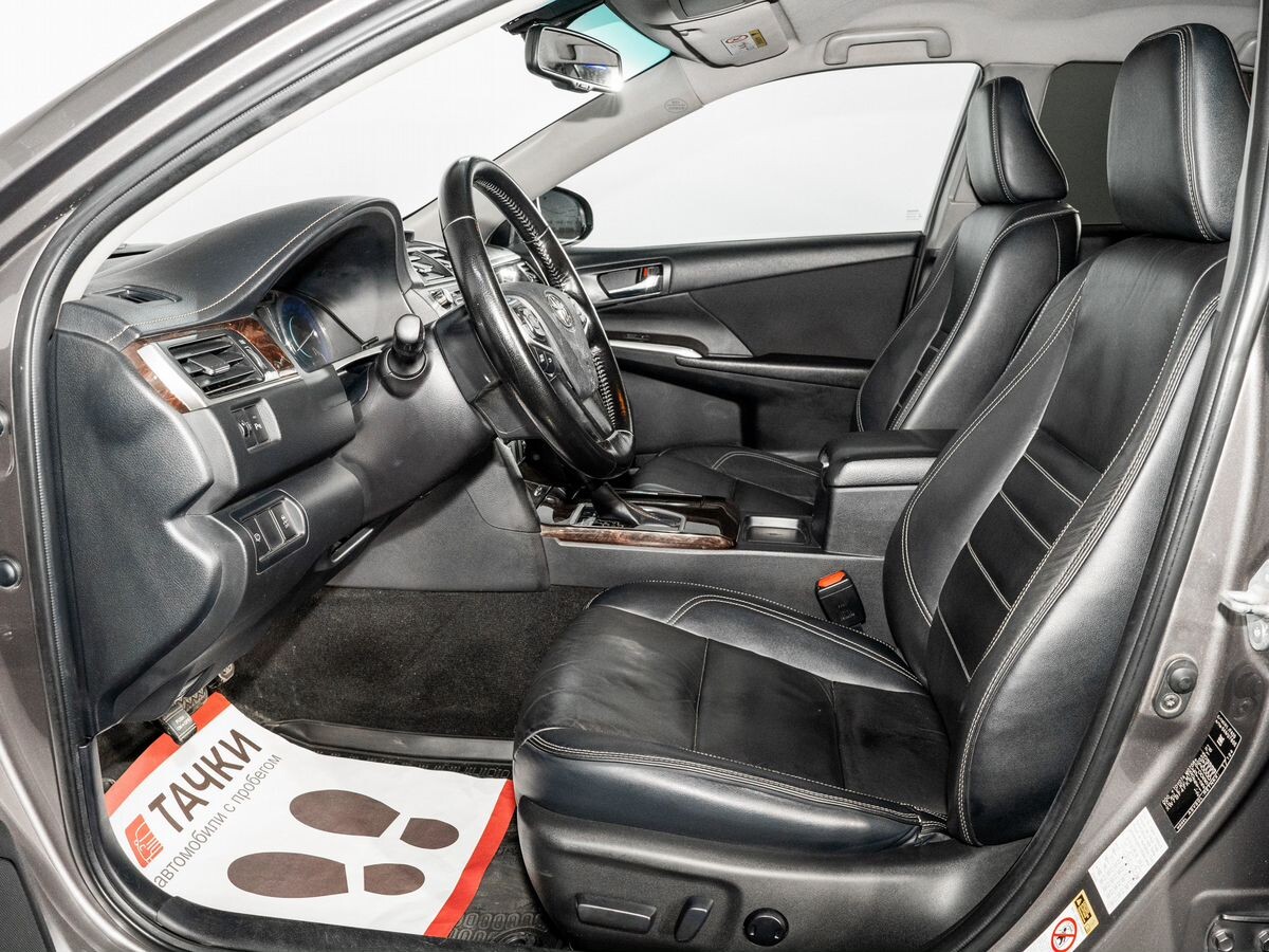 Toyota Camry 2015 - фото автомобиля