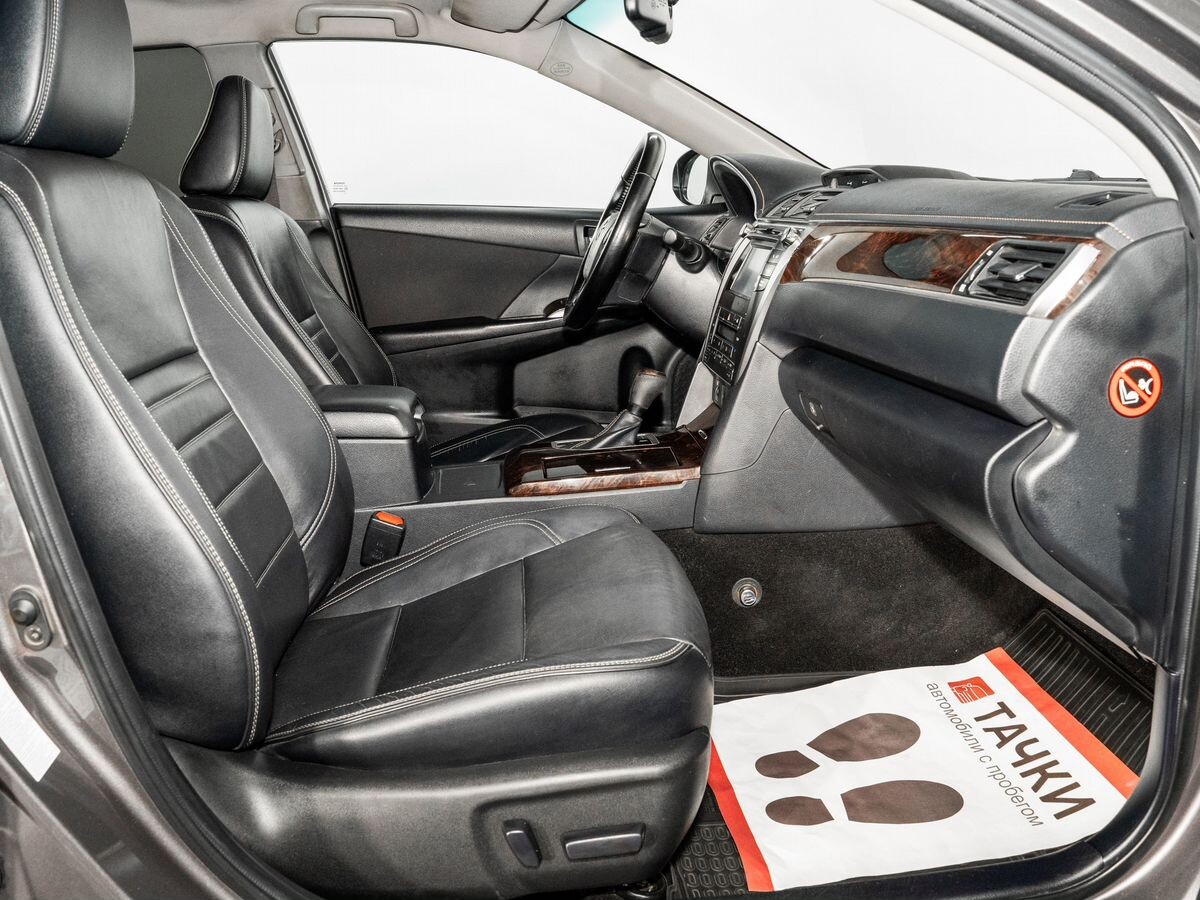 Toyota Camry 2015 - фото автомобиля