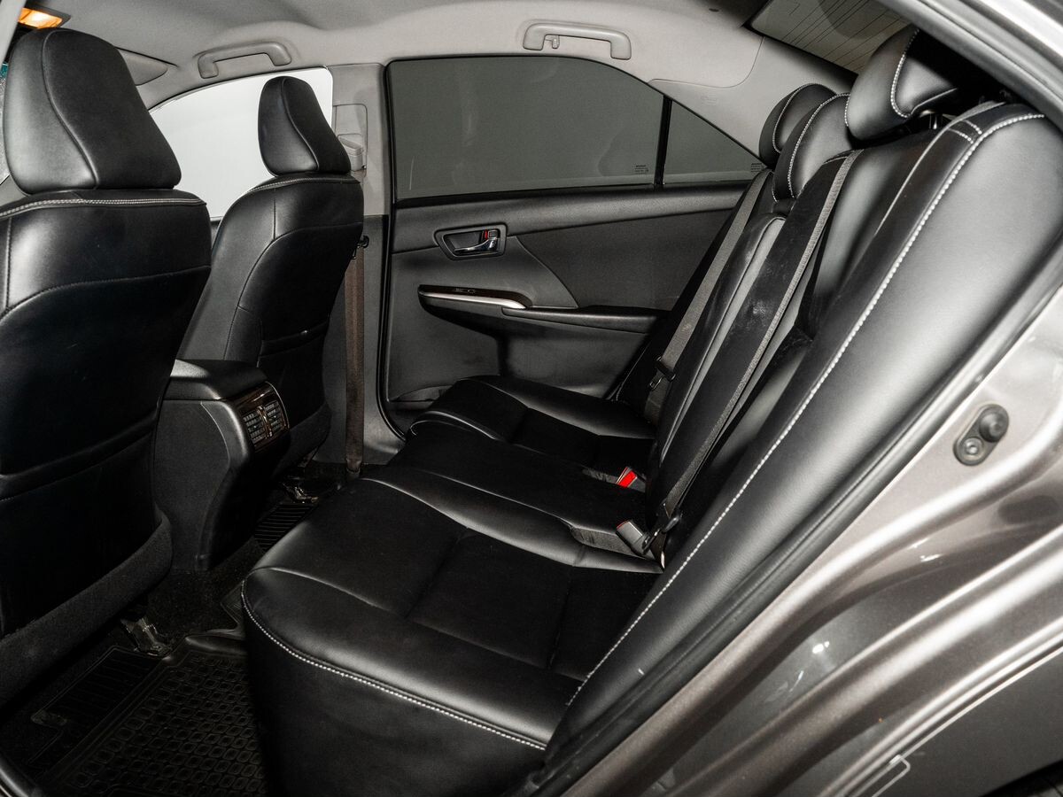 Toyota Camry 2015 - фото автомобиля