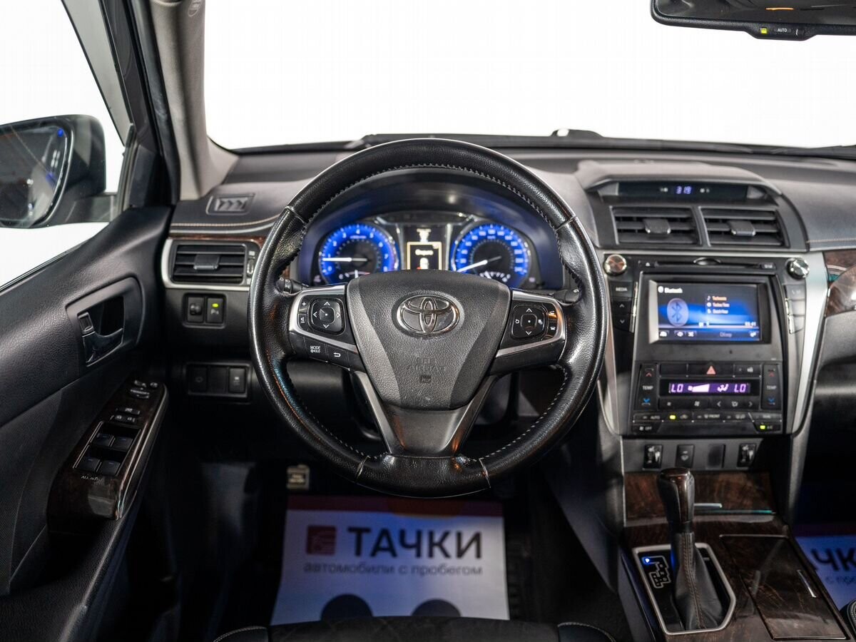 Toyota Camry 2015 - фото автомобиля