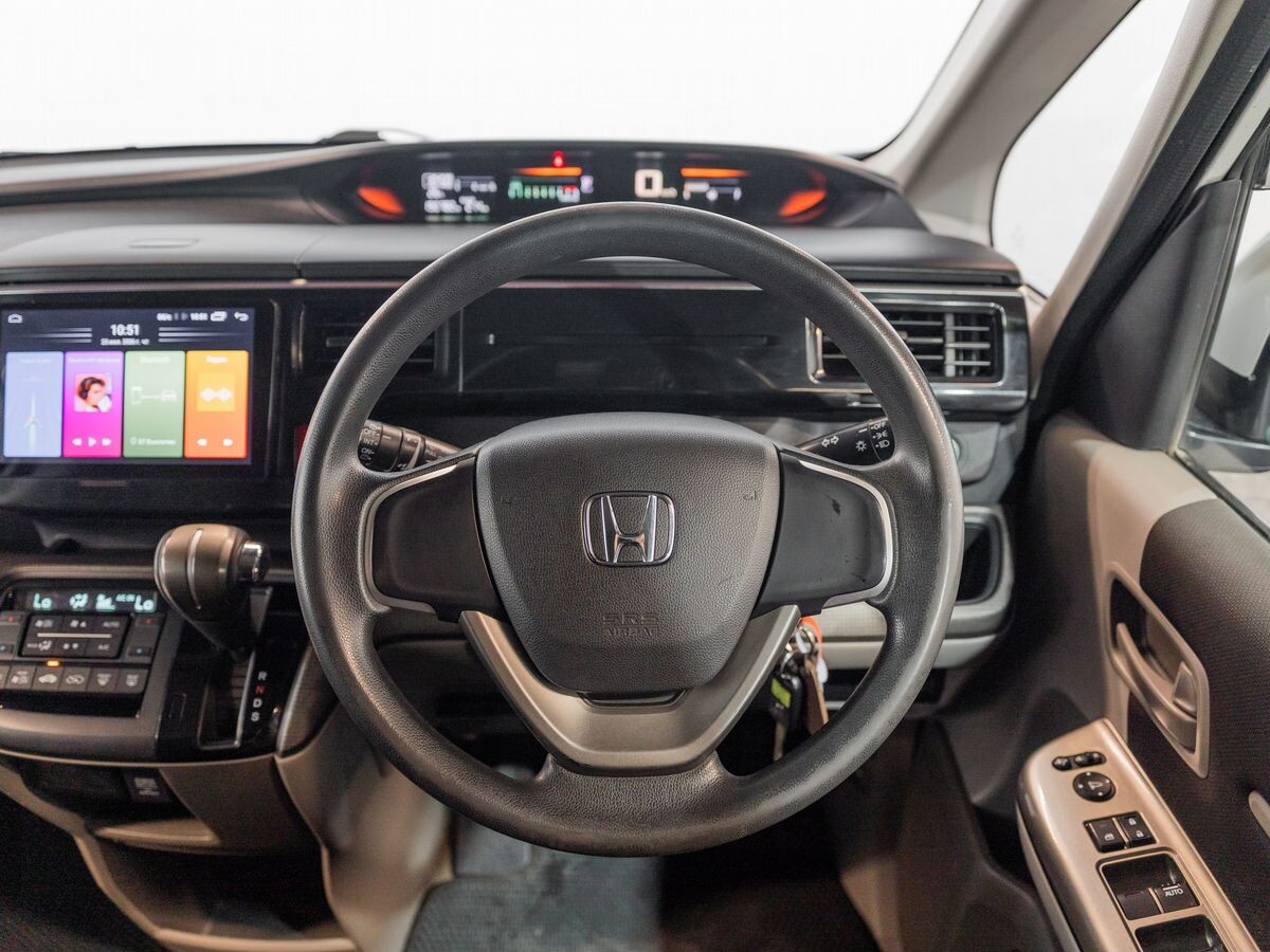 Honda Stepwgn 2017 - фото автомобиля