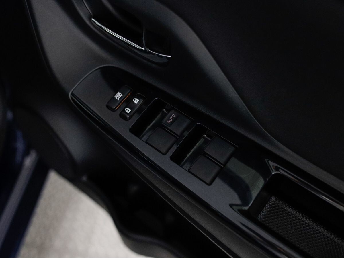 Toyota Vitz 2019 - фото автомобиля