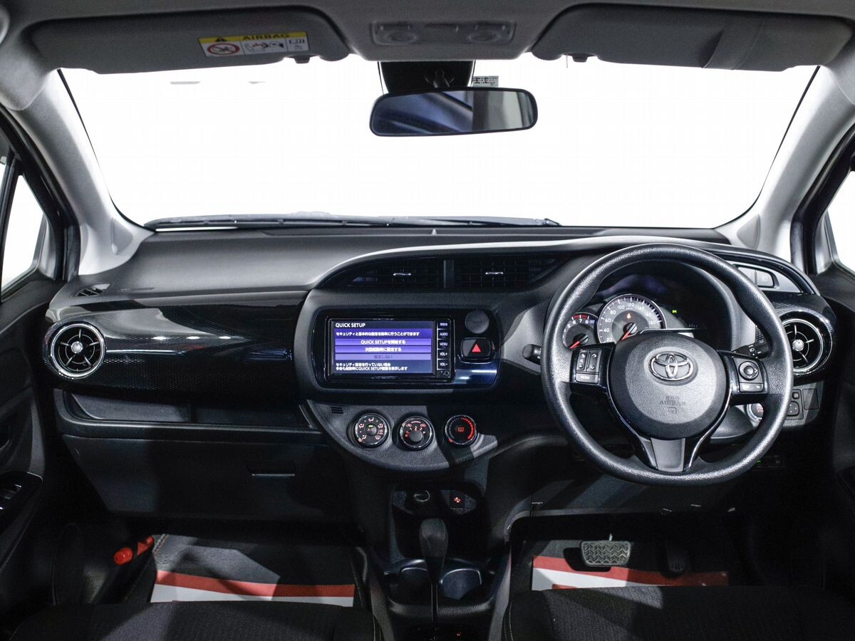 Toyota Vitz 2019 - фото автомобиля