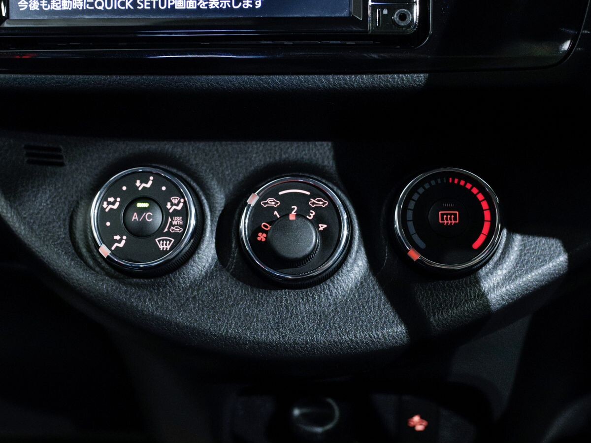 Toyota Vitz 2019 - фото автомобиля