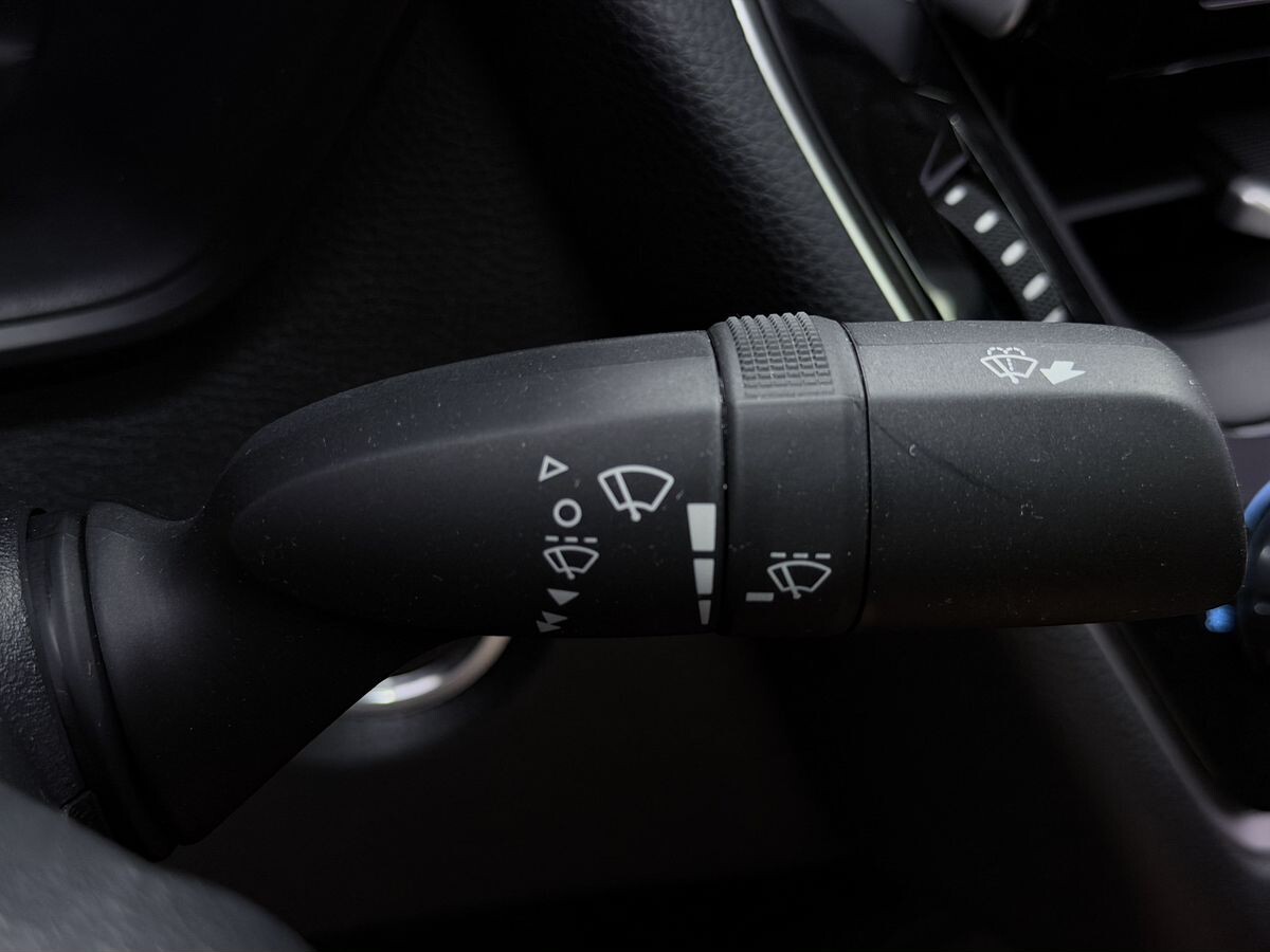Toyota Corolla 2021 - фото автомобиля