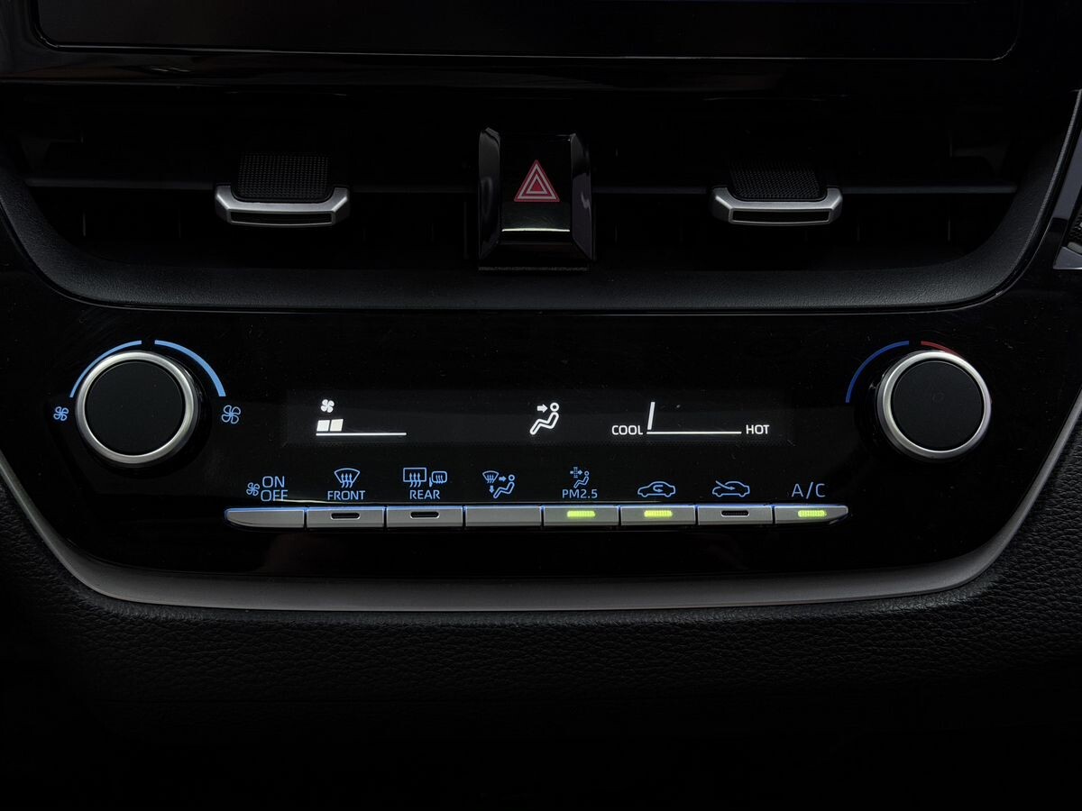 Toyota Corolla 2021 - фото автомобиля
