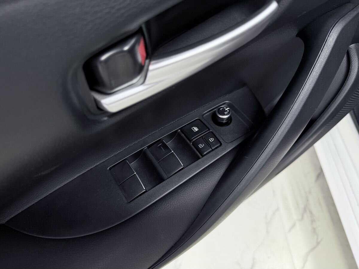 Toyota Corolla 2021 - фото автомобиля