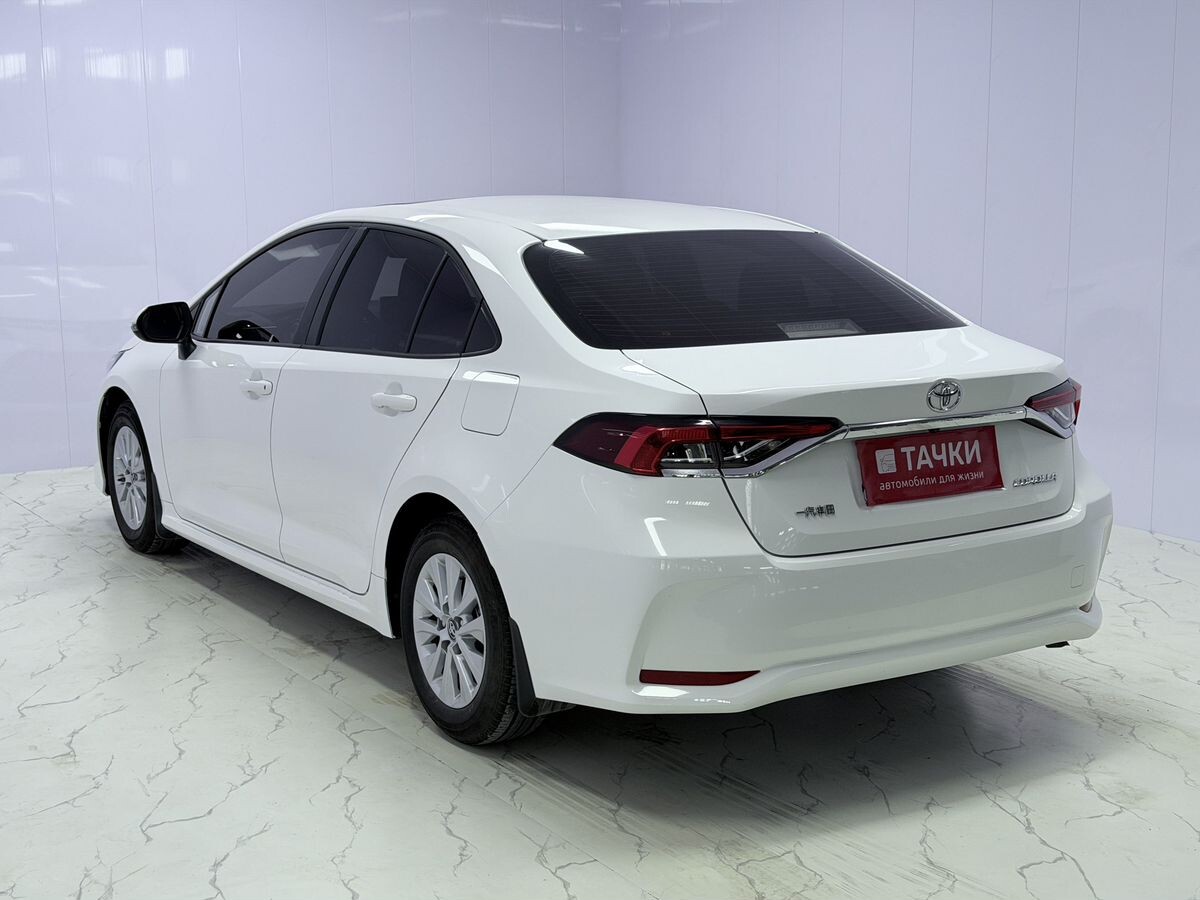 Toyota Corolla 2021 - фото автомобиля